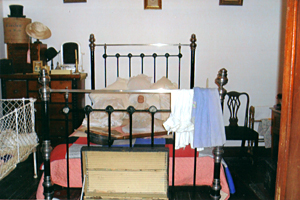 main-bedroom-01